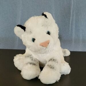 Destination Nation white tiger plush